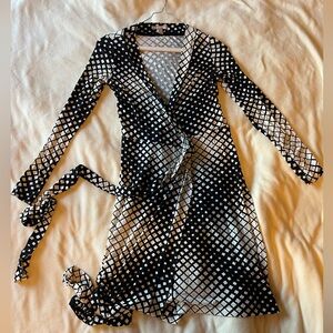 Banana republic Black and White Wrap Dress Small tall